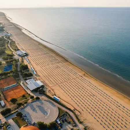 Apartment Equipped For Group Getaways In Bibione